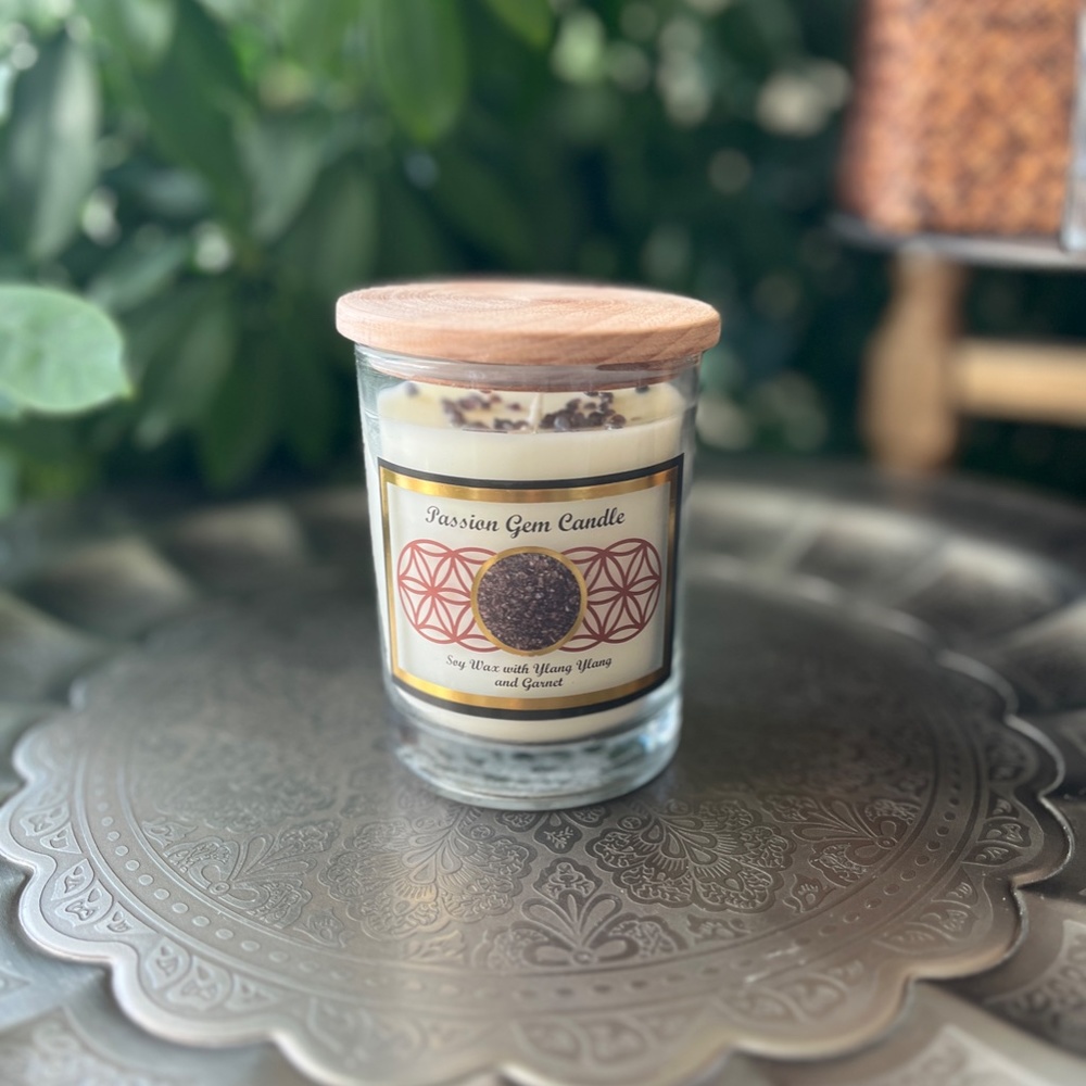 Soy Candle with Ylang Ylang and Garnet